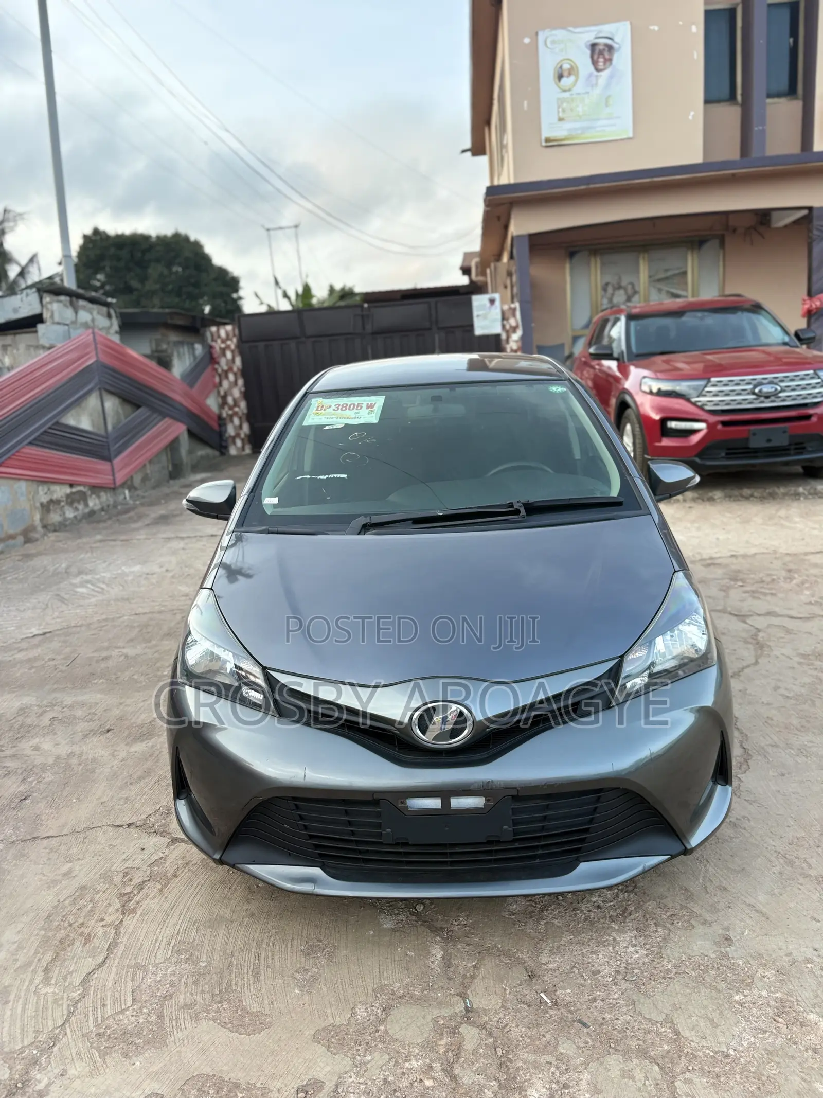 Toyota Vitz 1.3 FWD 5dr 2015 Gray