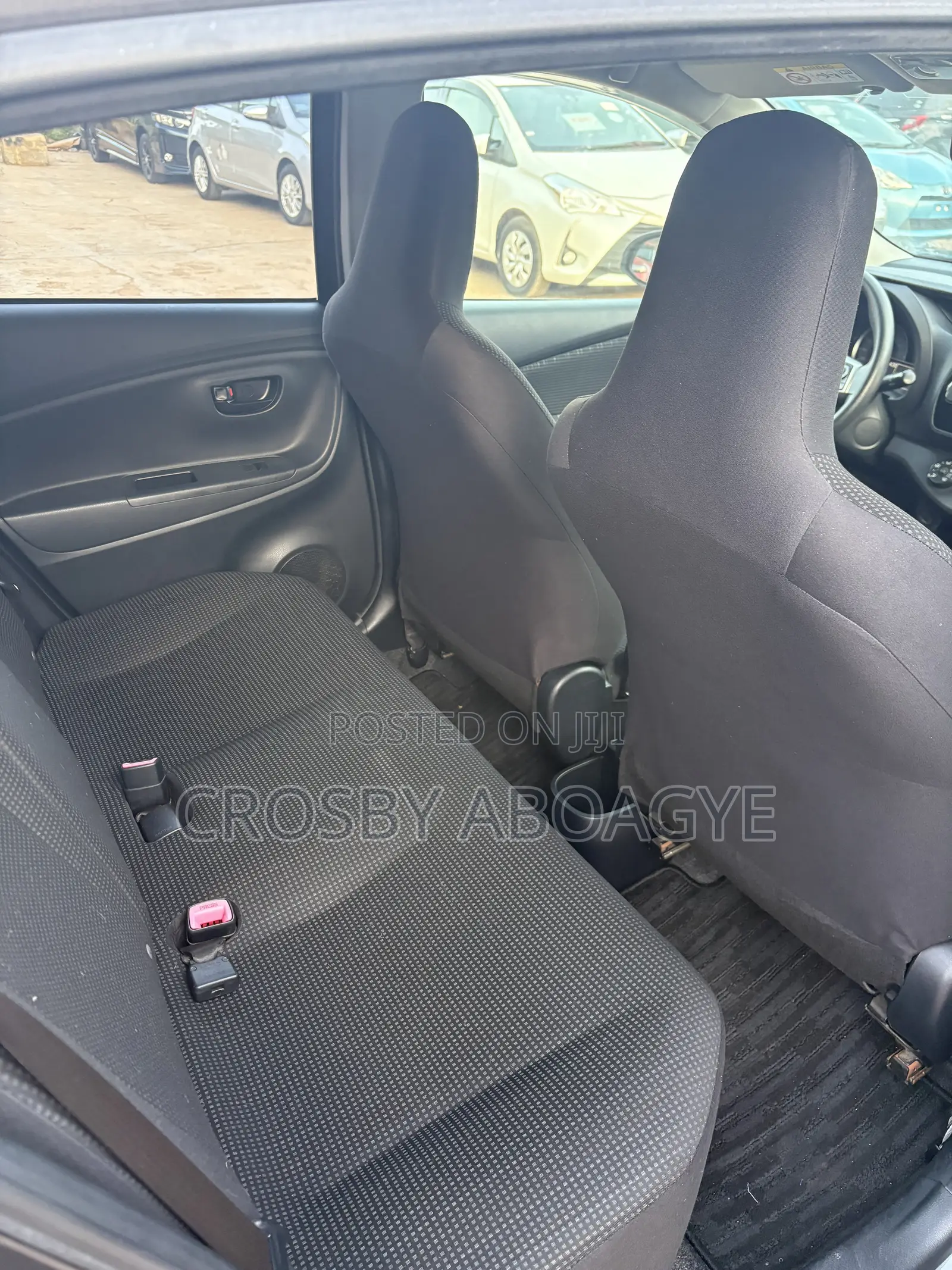 Toyota Vitz 1.3 FWD 5dr 2015 Gray
