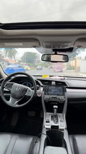 Honda Civic Touring 4dr Sedan (1.5L 4cyl) 2016 White