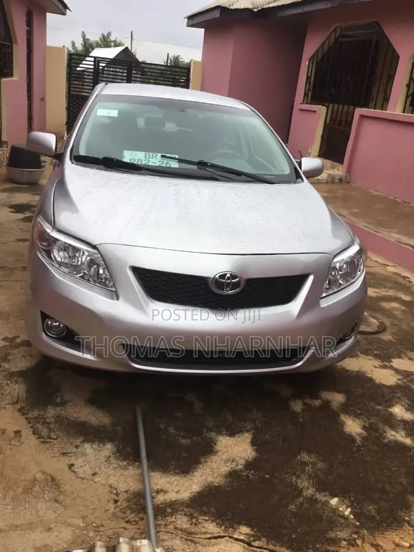 Toyota Corolla 2010 Silver