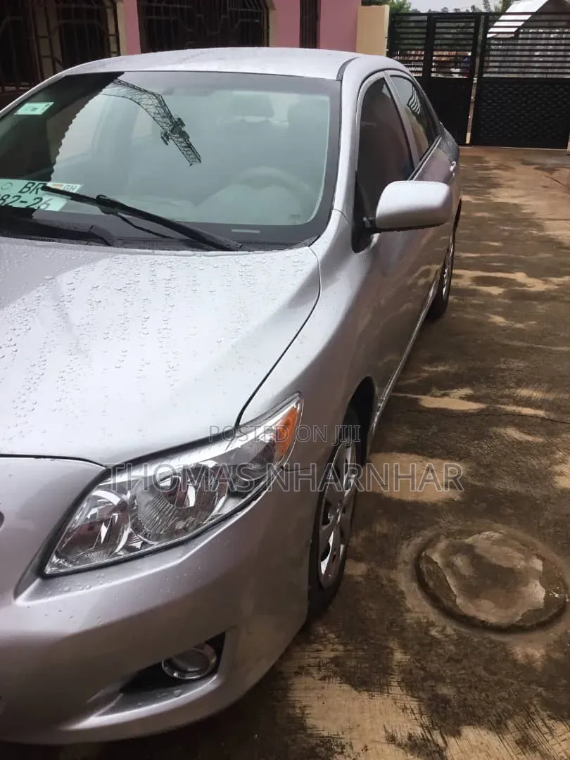 Toyota Corolla 2010 Silver