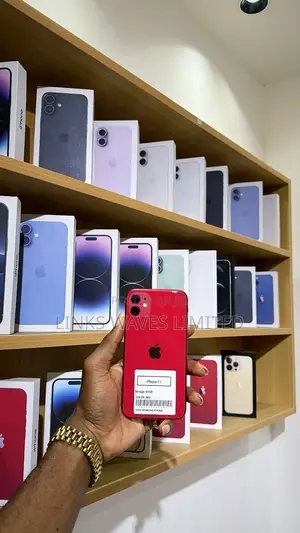 New Apple iPhone 11 128 GB Red