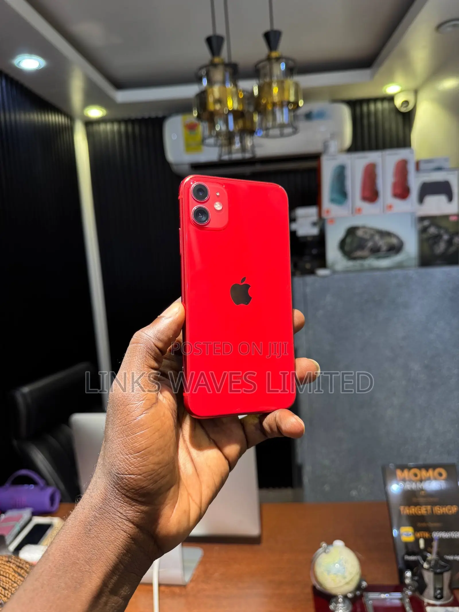 New Apple iPhone 11 128 GB Red
