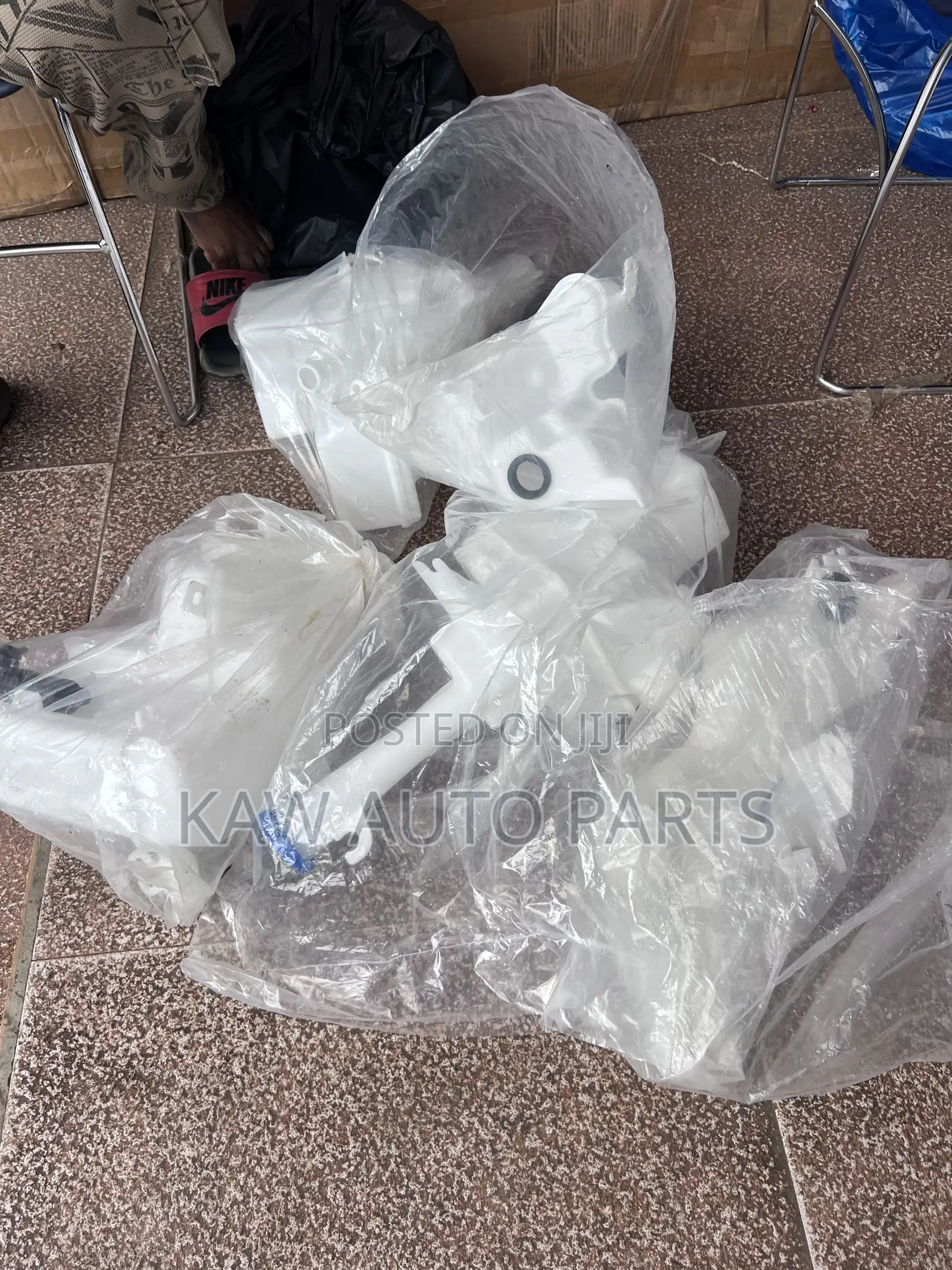 2018,2022,2024 Wiper Bottle for Toyota,Kia,Honda,Mitsubishi,Nissan,Ben