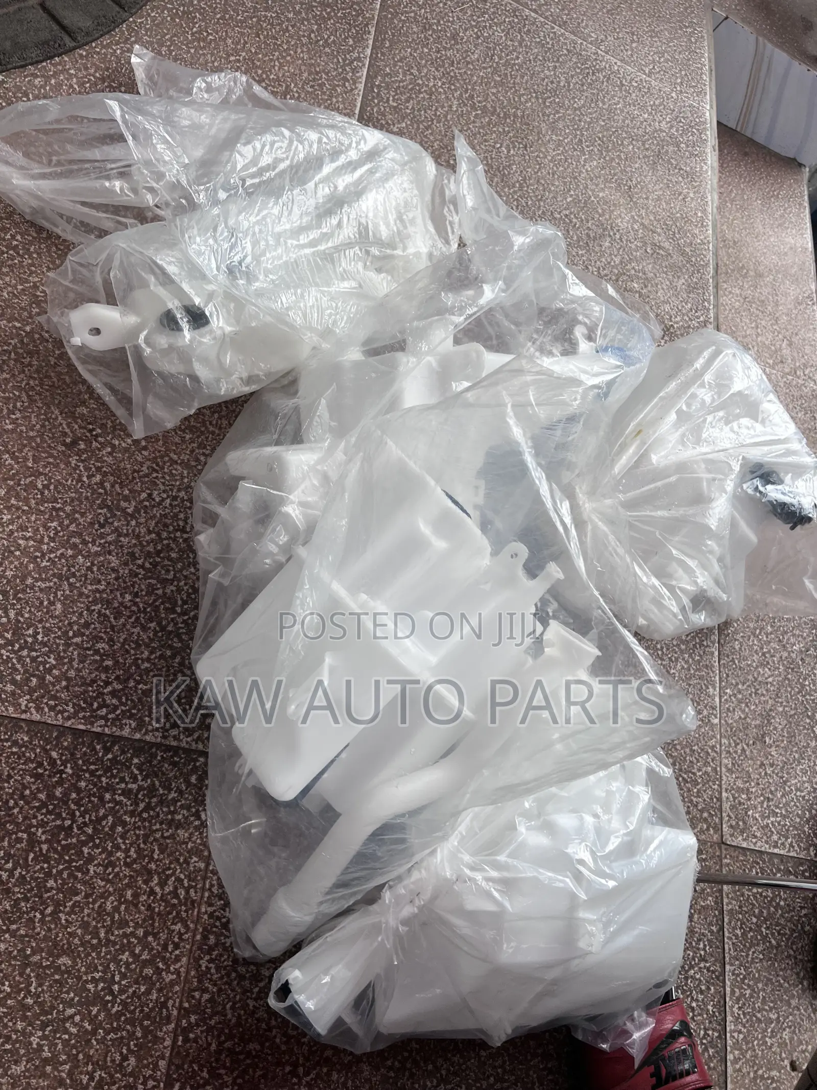 2018,2022,2024 Wiper Bottle for Toyota,Kia,Honda,Mitsubishi,Nissan,Ben