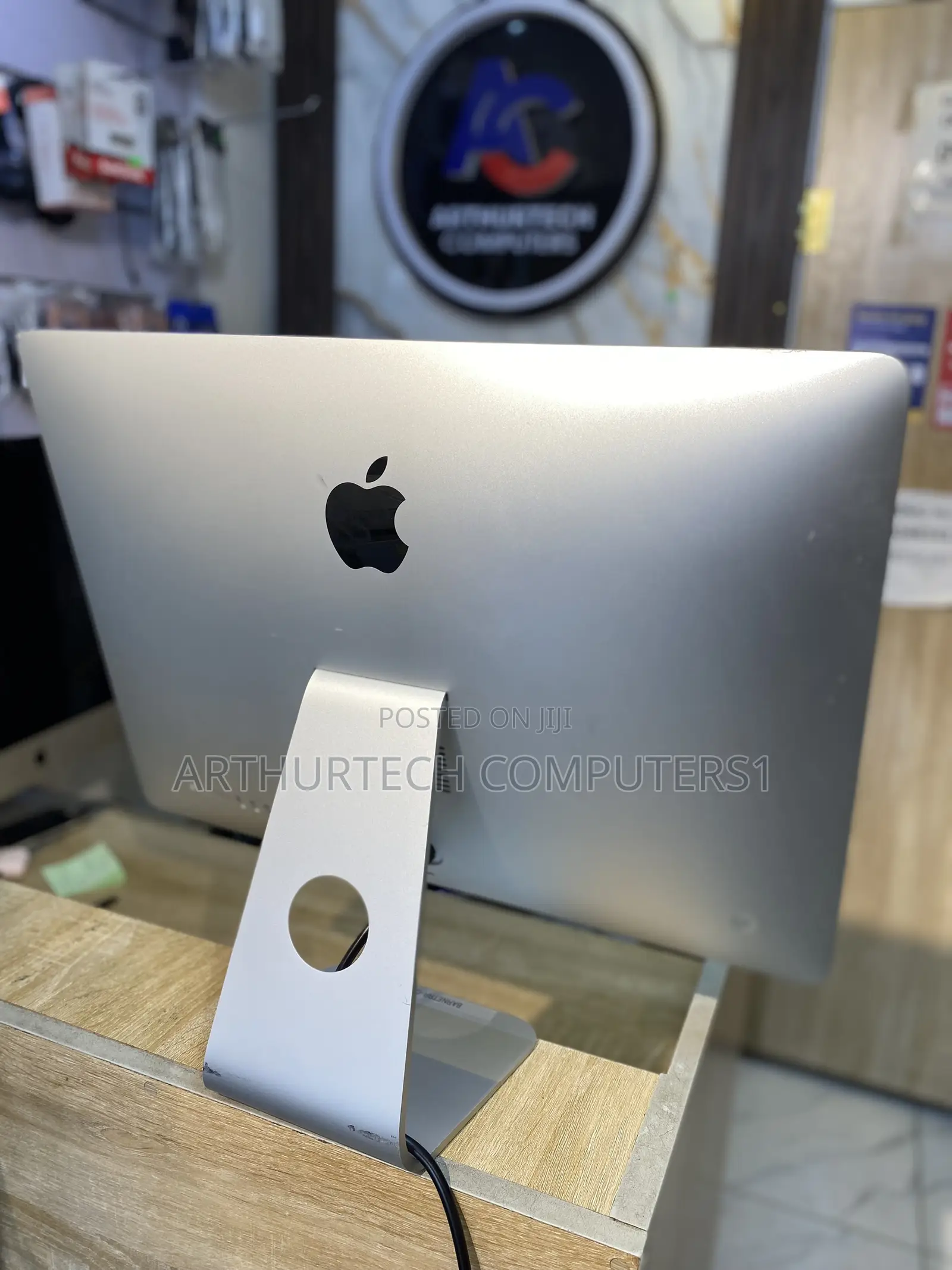 Desktop Computer Apple iMac 8GB Intel Core i5 SSD 256GB