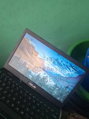Laptop Asus Vivobook E200HA 4GB Intel Celeron SSD 128GB