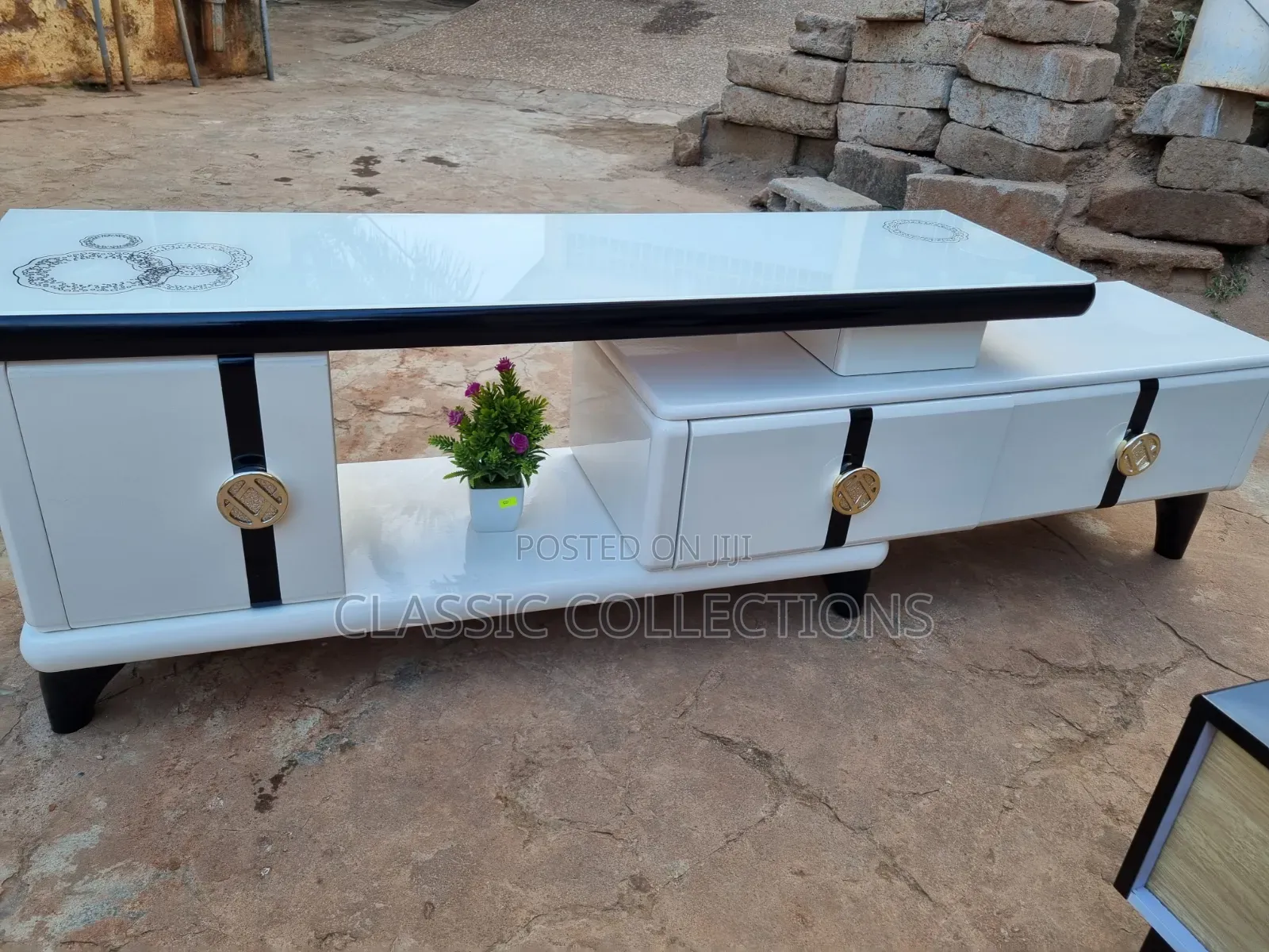 TV Stand-Extendable