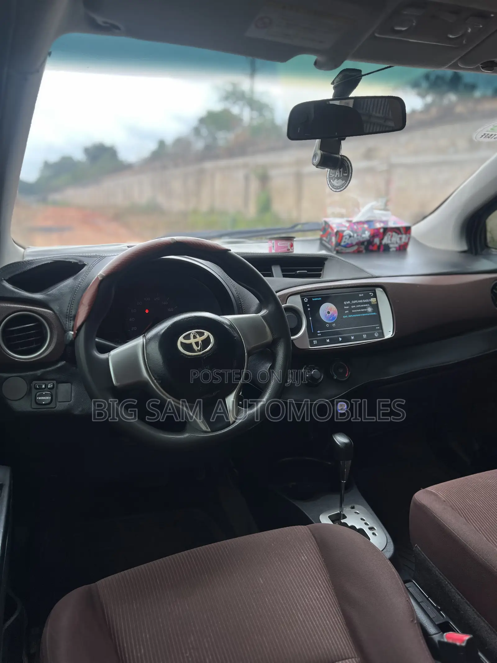 Toyota Vitz 2012 Blue