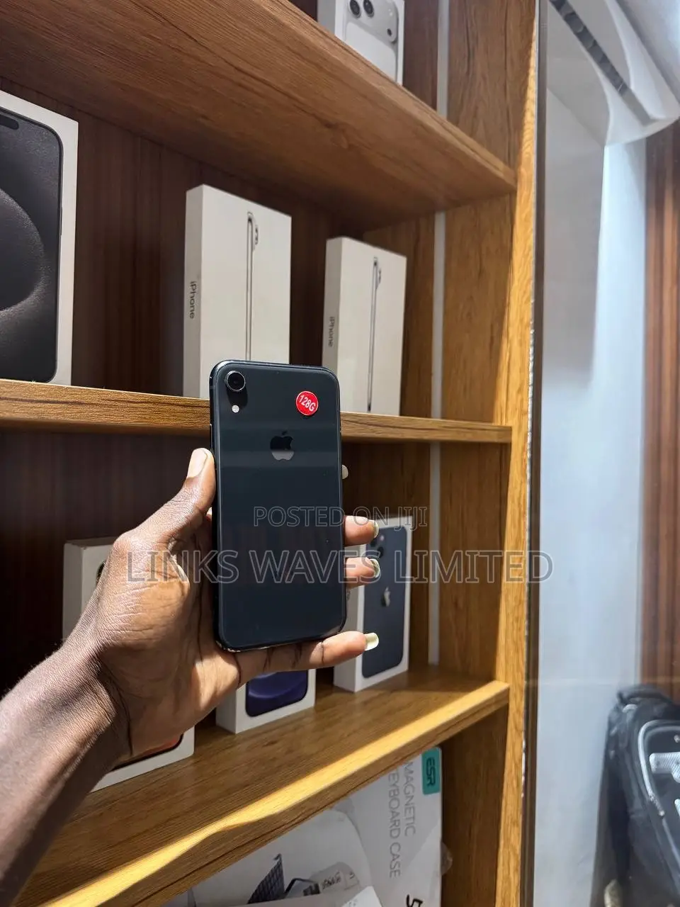 New Apple iPhone XR 128 GB Black