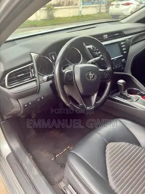 Toyota Camry XLE 2022 Silver