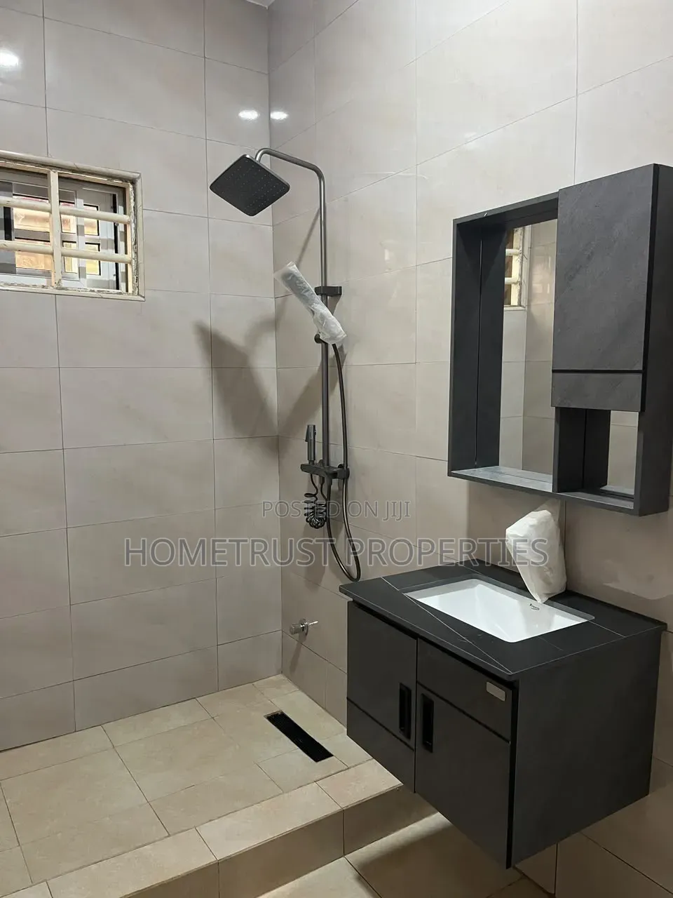 4bdrm House in Oyarifa Ghana Flag for rent