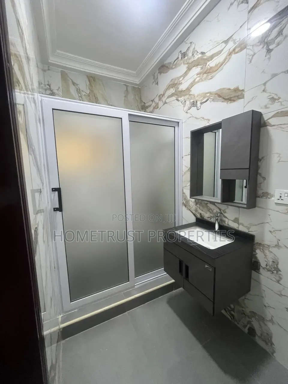 4bdrm House in Oyarifa Ghana Flag for rent