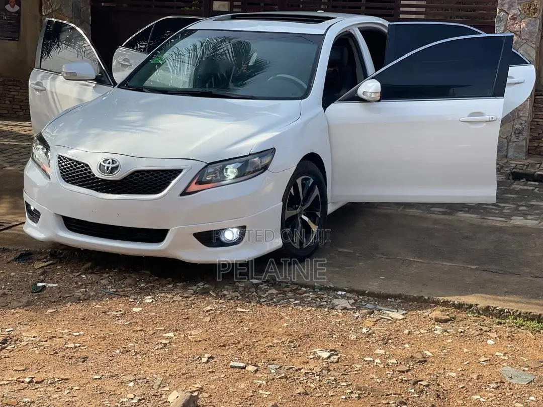 Toyota Camry 2012 White