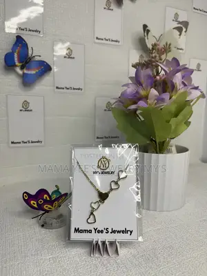 Elegant Triple Heart Gold Pendant Necklace for Women