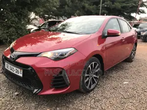Toyota Corolla XSE (1.8L 4cyl 2A) 2018 Red