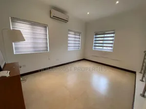 4bdrm Duplex in Airport Residential for sale