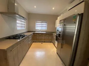 4bdrm Duplex in Airport Residential for sale