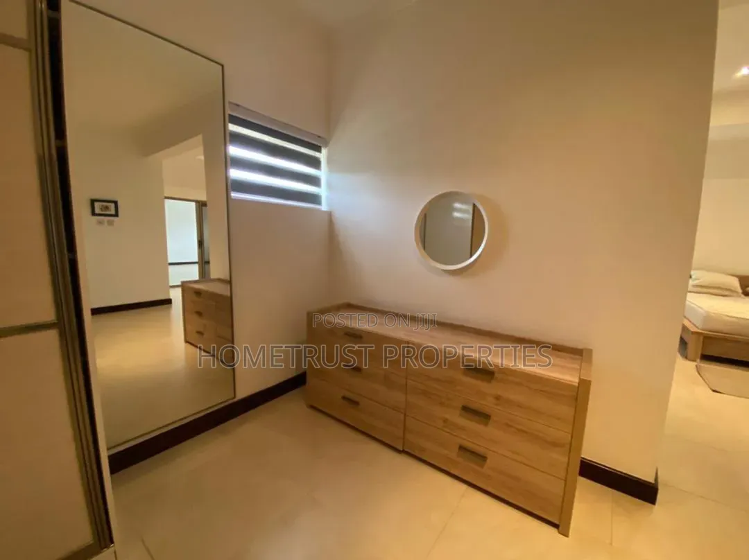 4bdrm Duplex in Airport Residential for sale