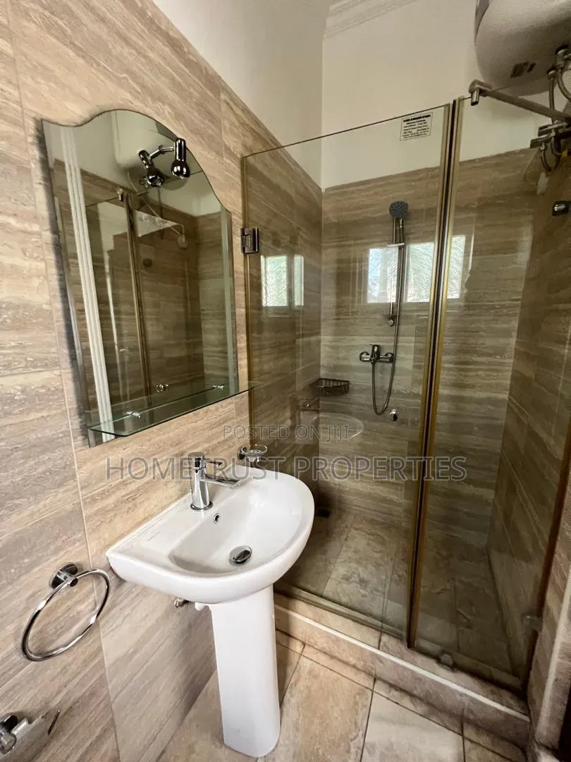 4bdrm Duplex in Airport Residential for sale