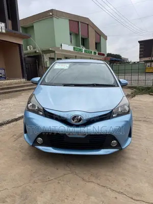 Toyota Vitz 1.3 AWD 5dr 2016 Blue