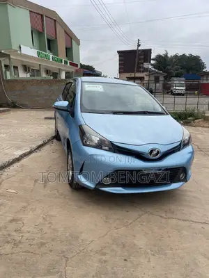 Toyota Vitz 1.3 AWD 5dr 2016 Blue