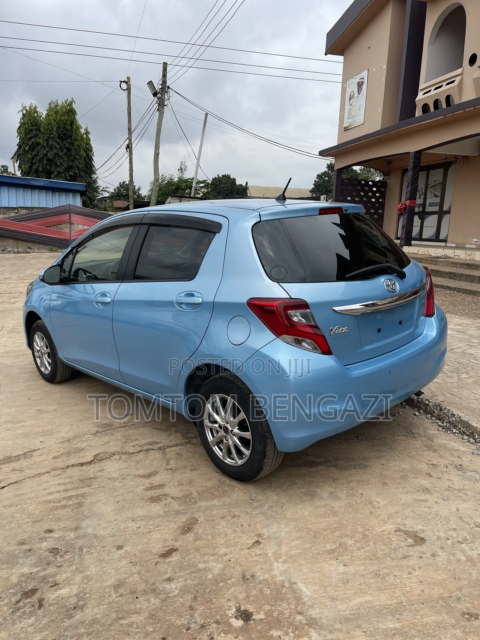 Toyota Vitz 1.3 AWD 5dr 2016 Blue