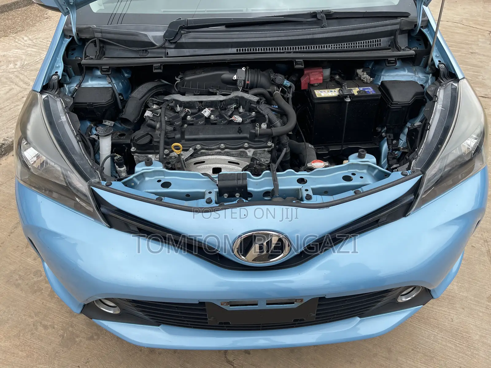 Toyota Vitz 1.3 AWD 5dr 2016 Blue