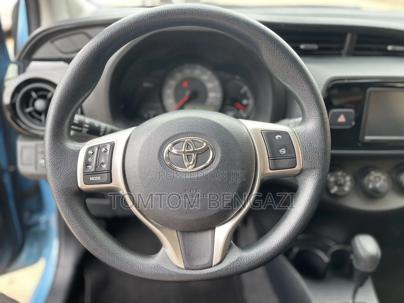 Toyota Vitz 1.3 AWD 5dr 2016 Blue