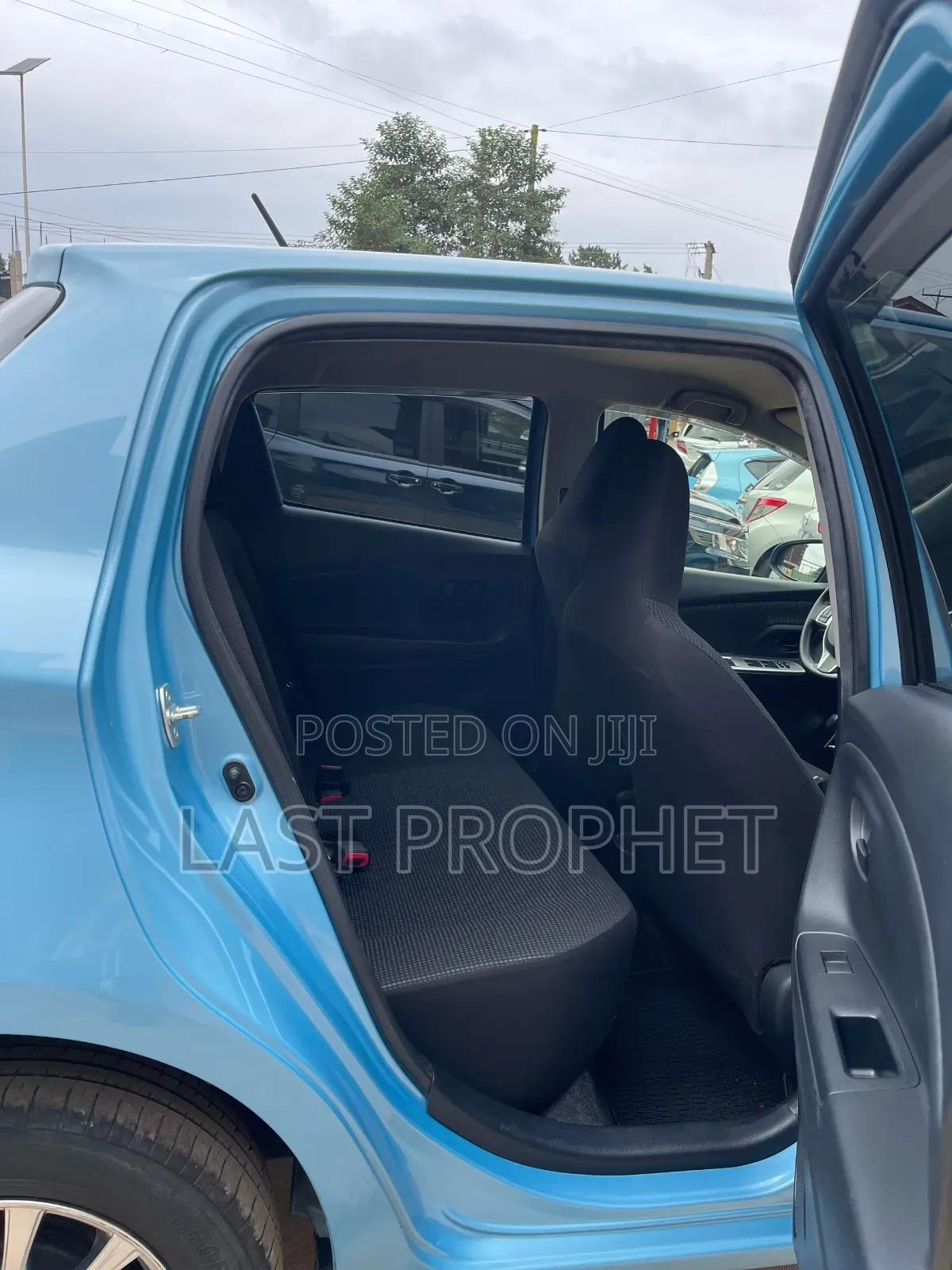 Toyota Vitz 1.3 AWD 5dr 2016 Blue