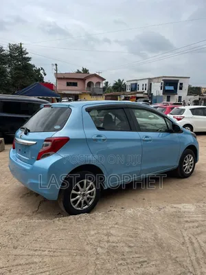 Toyota Vitz 1.3 AWD 5dr 2016 Blue