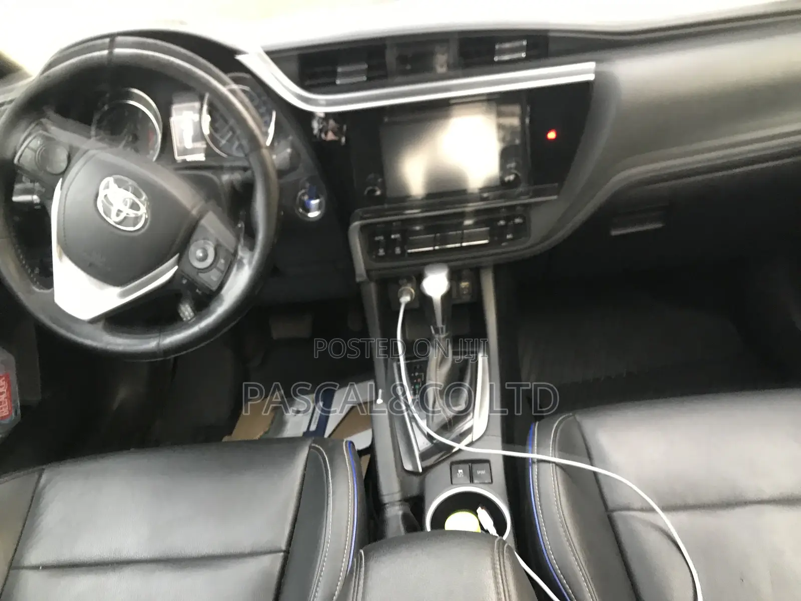 Toyota Corolla XSE (1.8L 4cyl 2A) 2018 Red