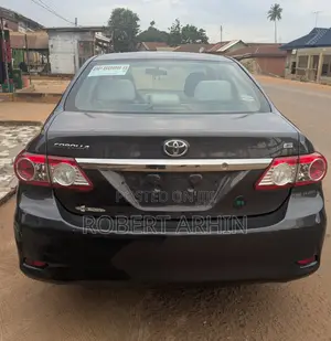 Toyota Corolla LE 4dr Sedan (1.8L 4cyl 4A) 2011 Gray