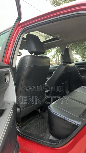 Toyota Corolla XSE (1.8L 4cyl 2A) 2018 Red
