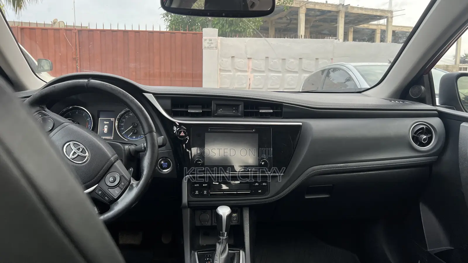 Toyota Corolla XSE (1.8L 4cyl 2A) 2018 Red