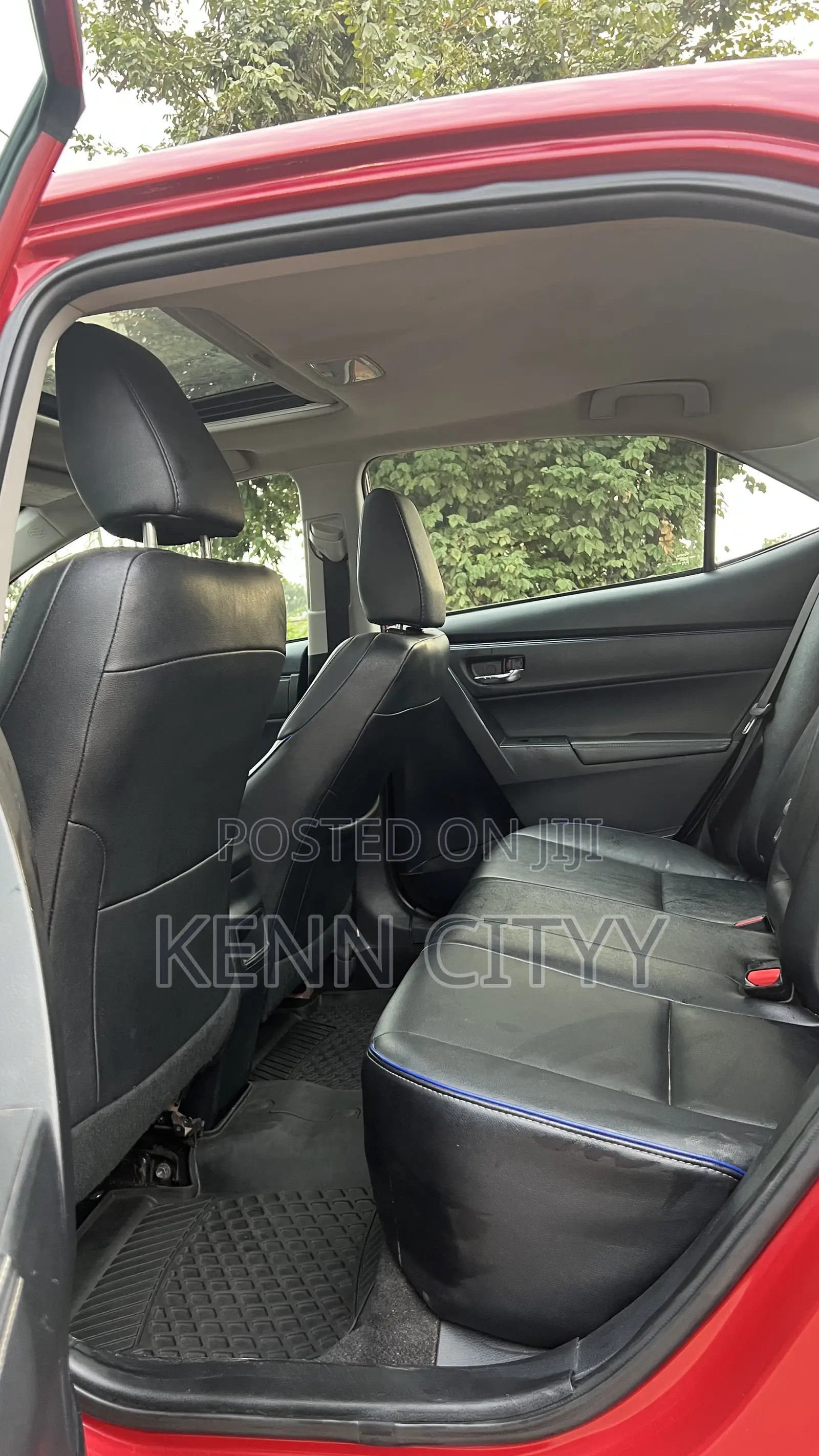 Toyota Corolla XSE (1.8L 4cyl 2A) 2018 Red