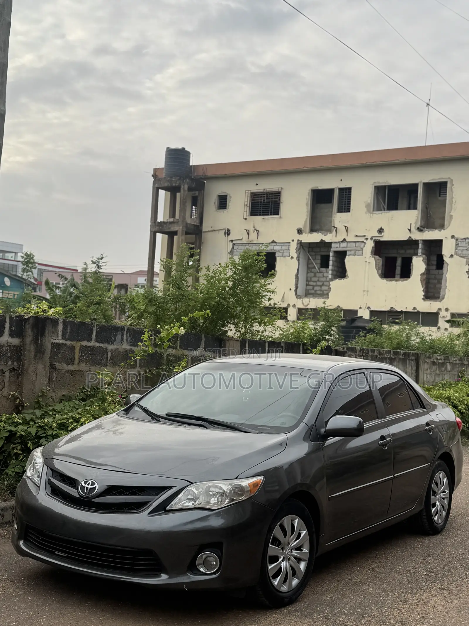 Toyota Corolla LE 4dr Sedan (1.8L 4cyl 4A) 2013 Gray