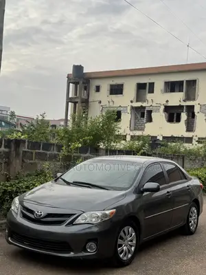 Toyota Corolla LE 4dr Sedan (1.8L 4cyl 4A) 2013 Gray