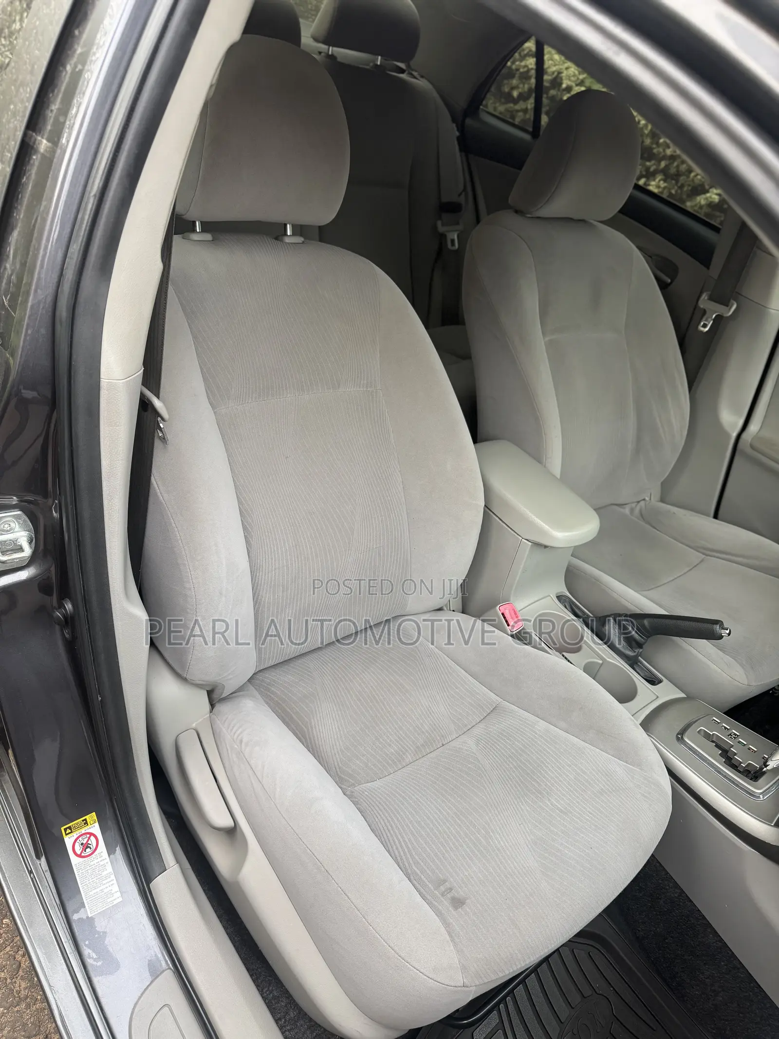 Toyota Corolla LE 4dr Sedan (1.8L 4cyl 4A) 2013 Gray