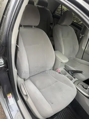 Toyota Corolla LE 4dr Sedan (1.8L 4cyl 4A) 2013 Gray
