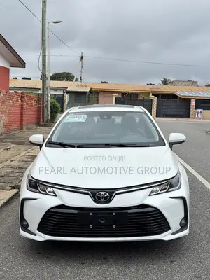 Toyota Corolla SE 2023 White