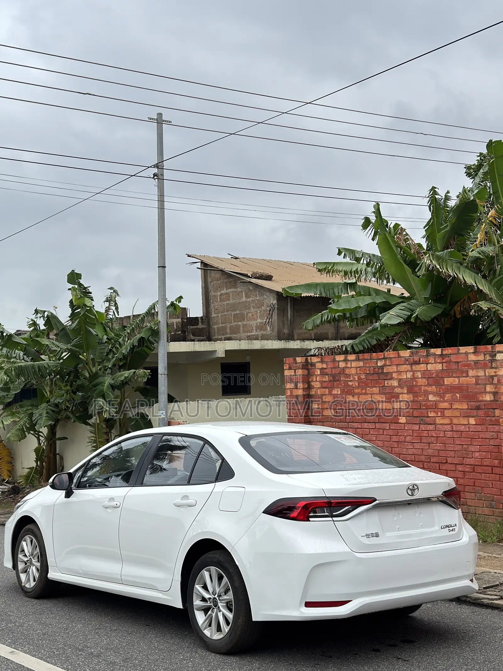 Toyota Corolla SE 2023 White