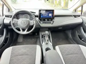 Toyota Corolla SE 2023 White