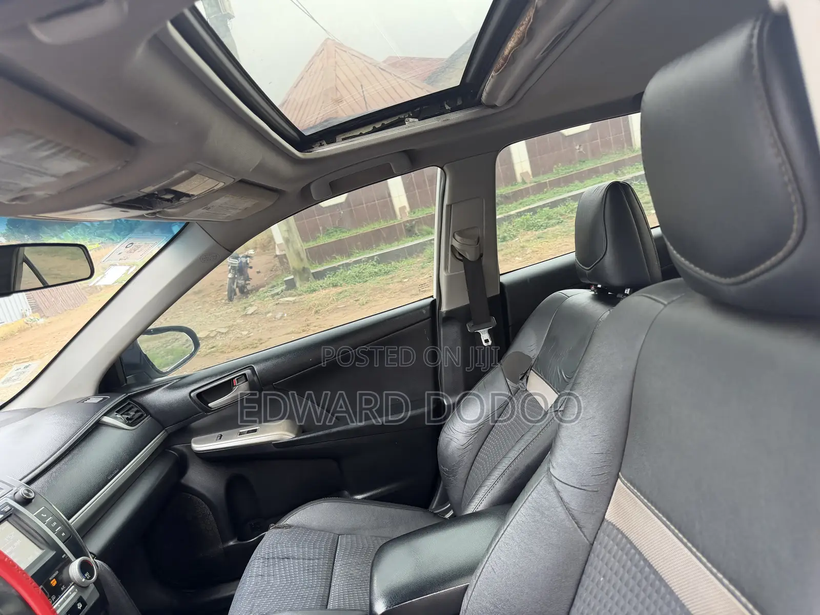 Toyota Camry SE 4dr Sedan (2.5L 4cyl 6A) 2014 White