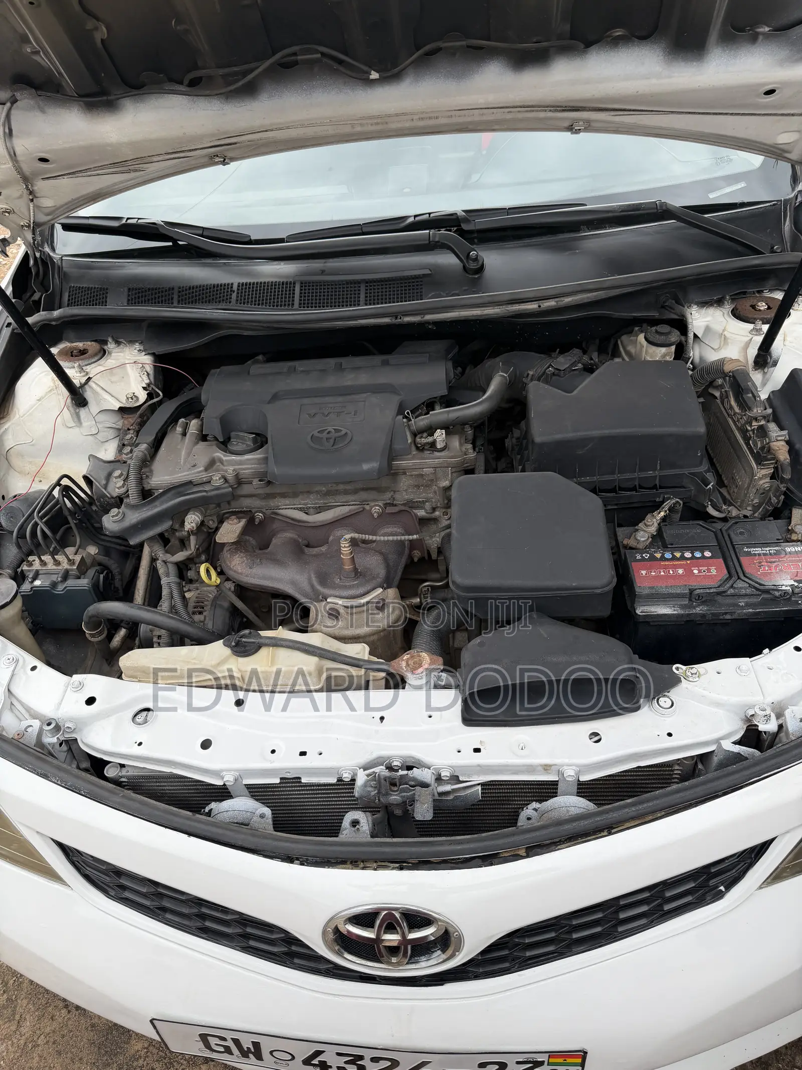 Toyota Camry SE 4dr Sedan (2.5L 4cyl 6A) 2014 White