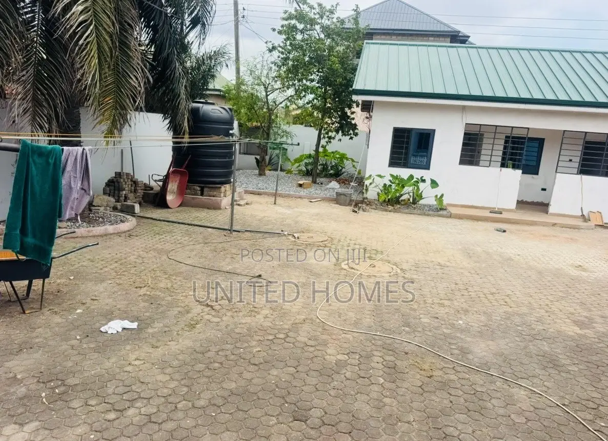 5bdrm House in Achimota for rent
