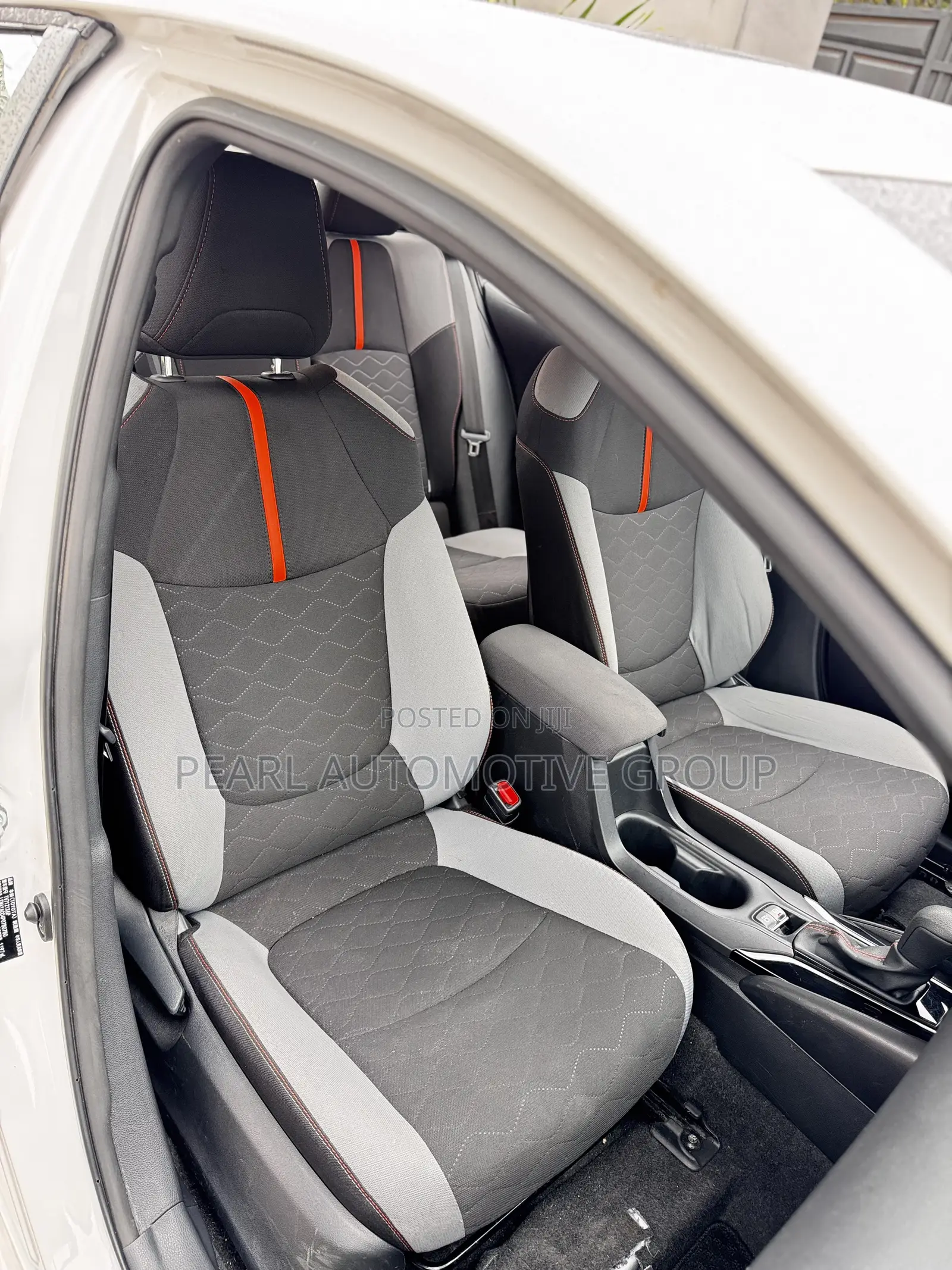 Toyota Corolla SE 2023 White
