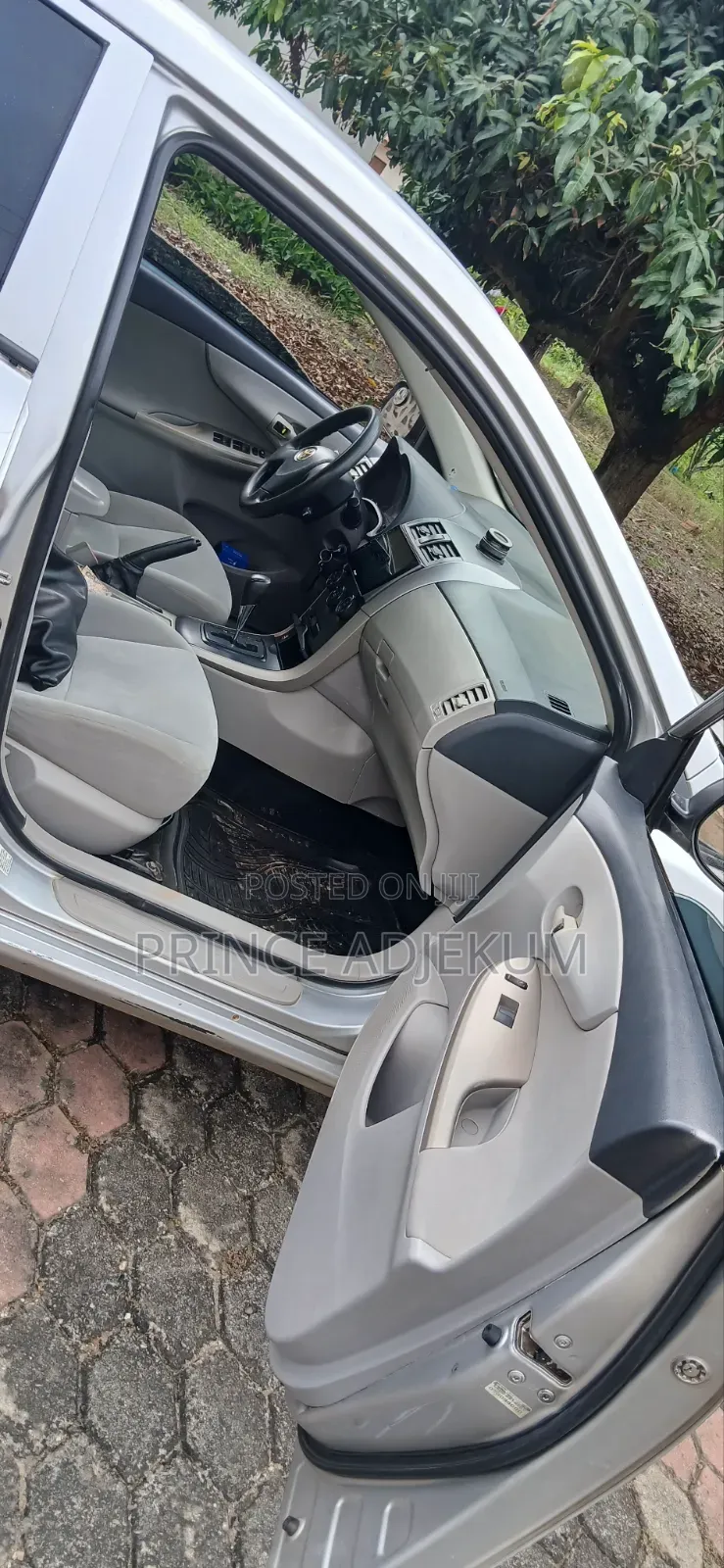 Toyota Corolla 2011 Silver