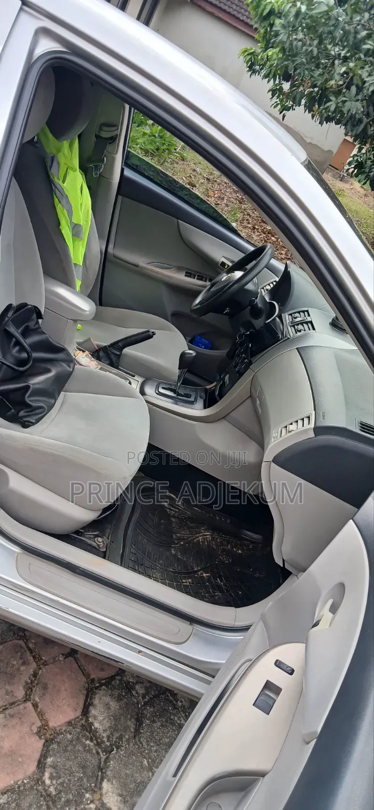 Toyota Corolla 2011 Silver