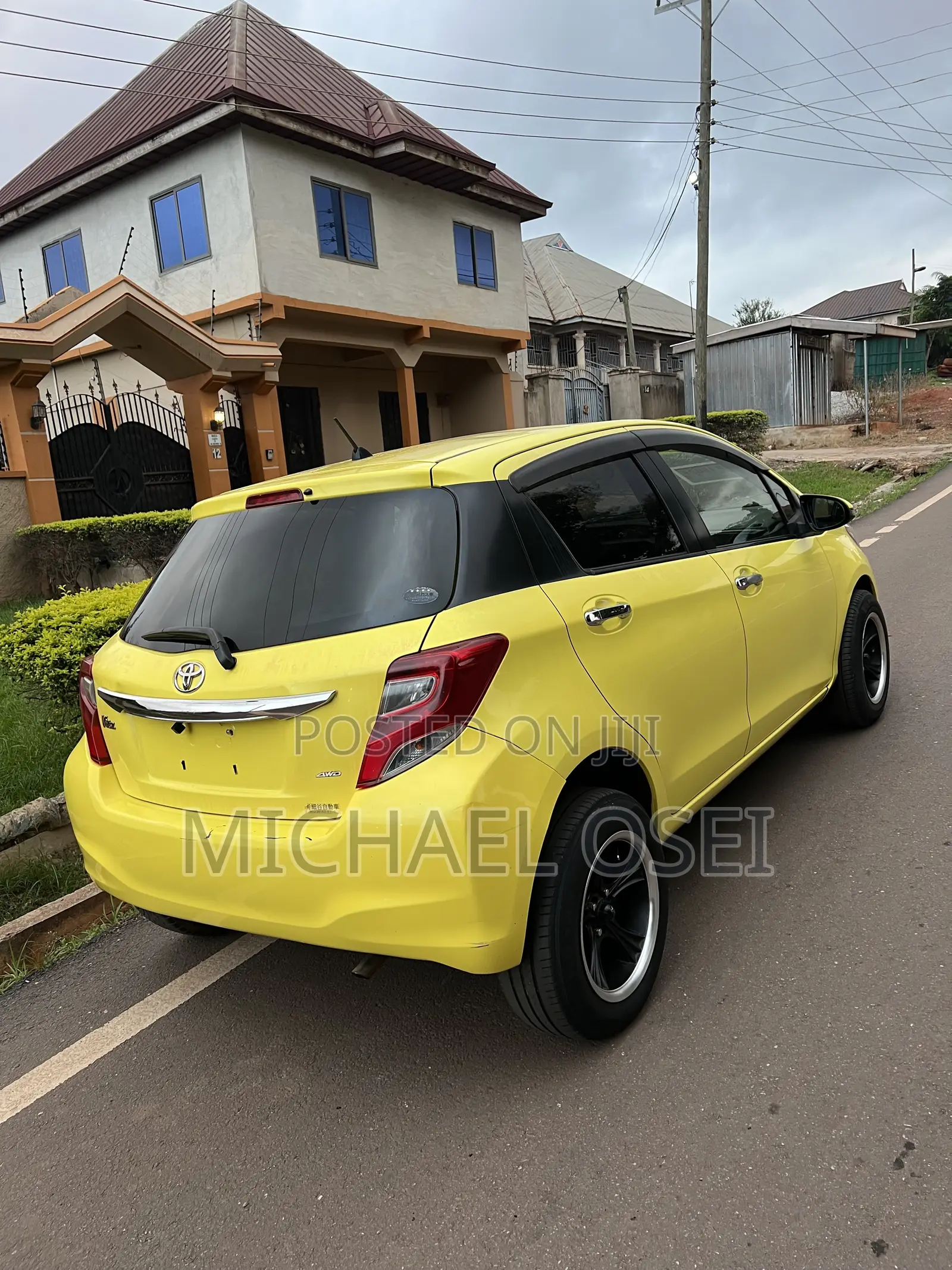 Toyota Vitz 1.5 FWD 5dr 2015 Yellow